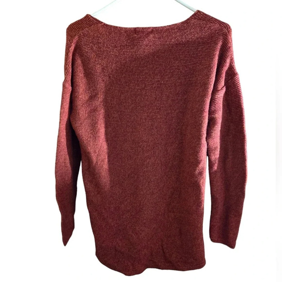 Old Navy Women's Oversized Sweater - Picture 2 of 3